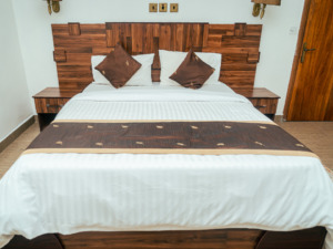 /web/uploads/116/Bougainvillea Hotel/room-photos/Executive room/EXECUTIVE-ROOM_1-300x225.jpg